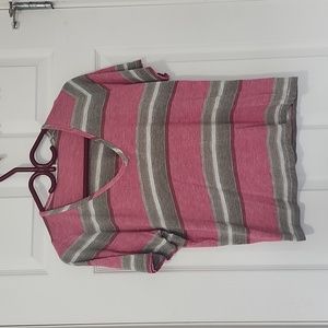 Women's Aritzia Wilfred Free v-neck short sleeve tshirt . Pink and grey stripe